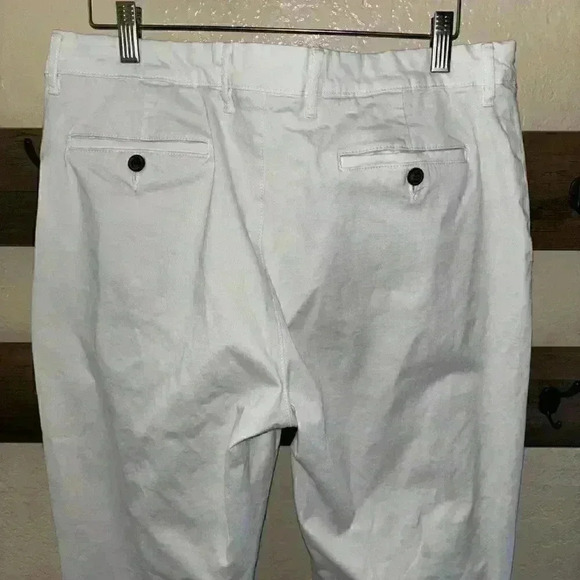 Goodthreads Men's Slim-Fit Washed Comfort Stretch Chino Pants, White, 36Wx36L - Picture 9 of 11
